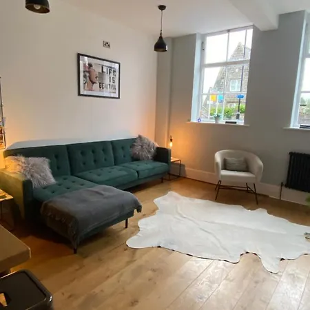 The Old School House Apartment *